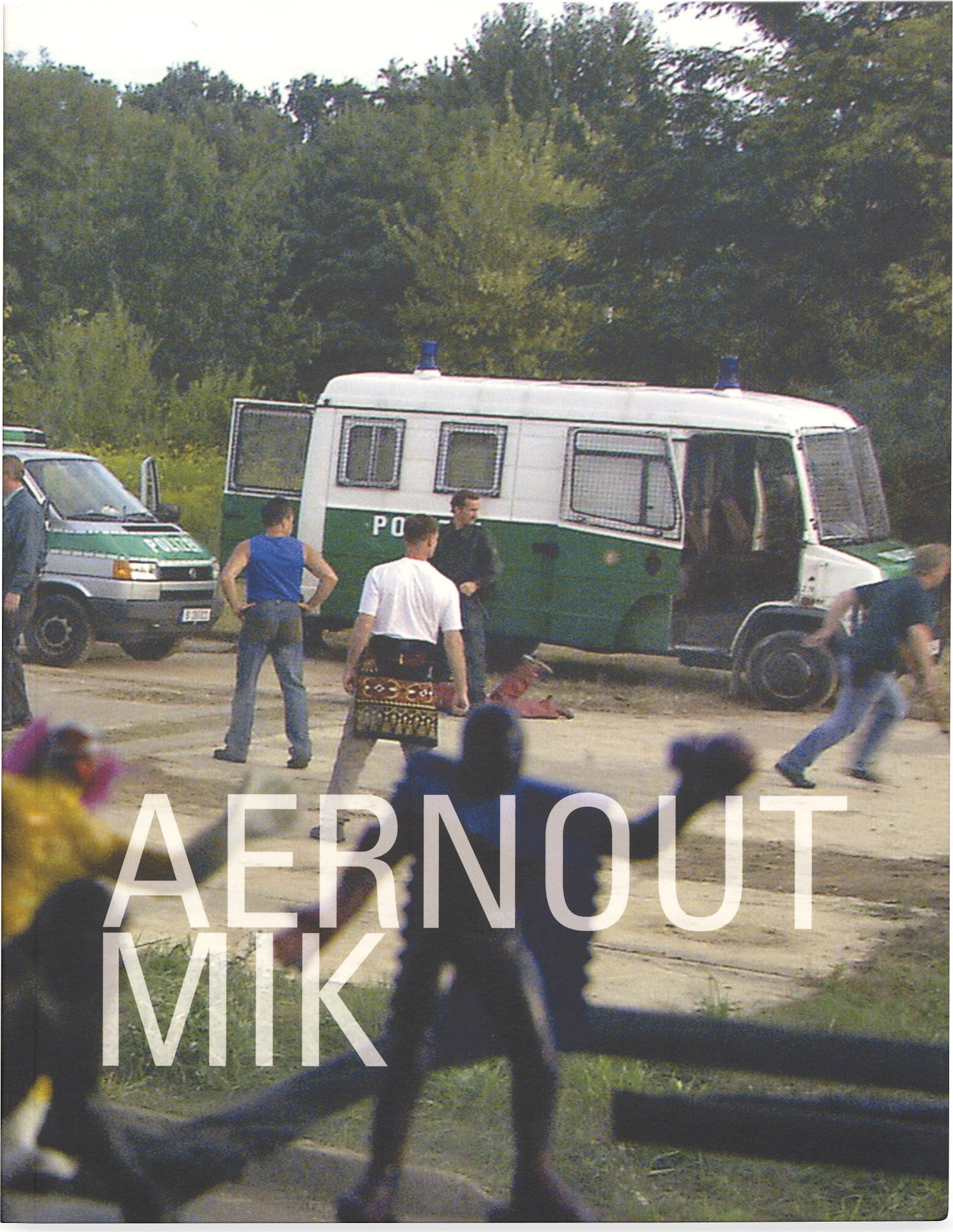 Aernout Mik – Paperback