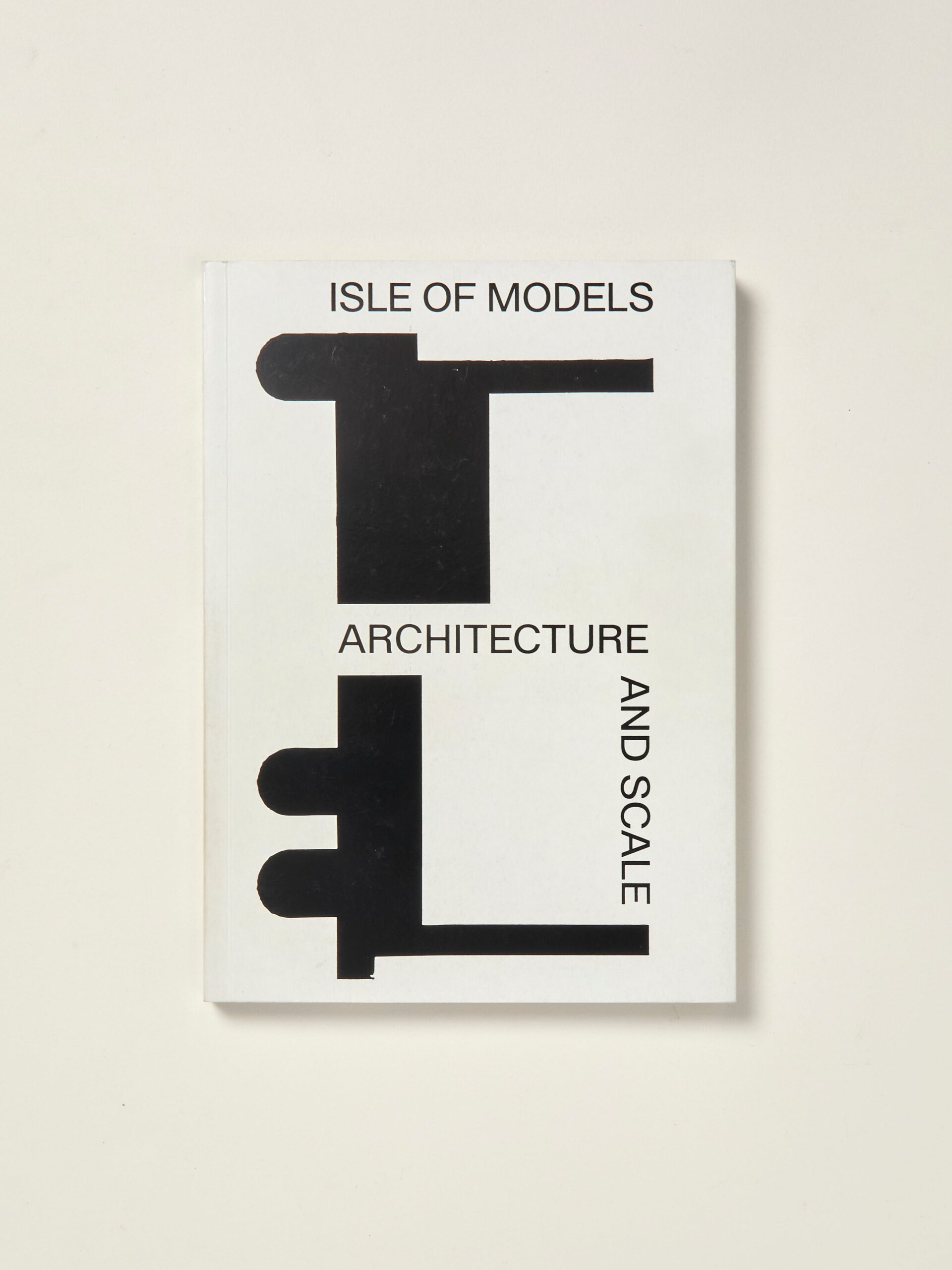 Isle Of Models: Architecture And Scale